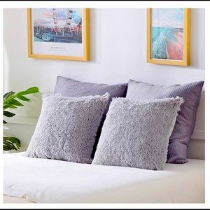 Panku Long Hair  PV Fur Pillow Cover Super Soft 2 Pack With Zipper 20”20”  Gray